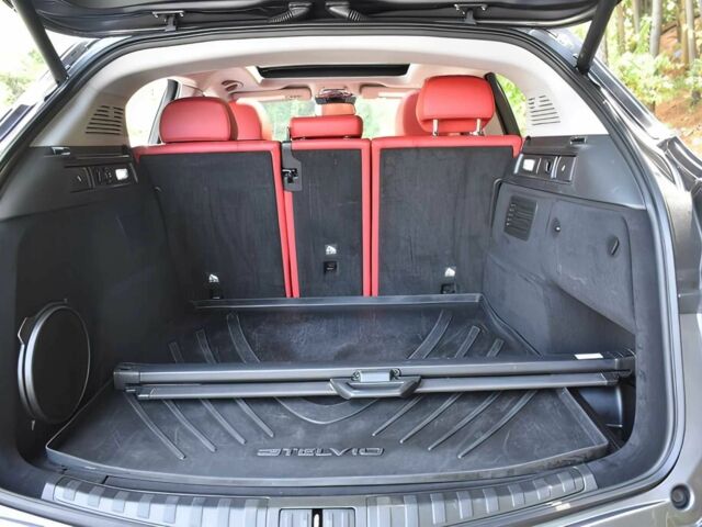 Сірий Альфа stelvio, об'ємом двигуна 2 л та пробігом 34 тис. км за 14300 $, фото 13 на Automoto.ua