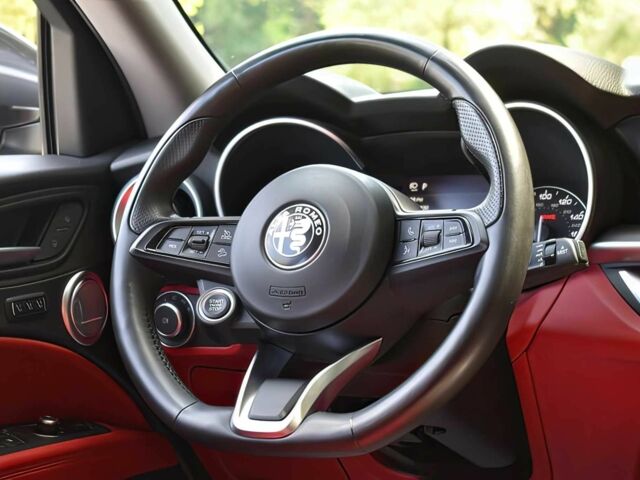 Сірий Альфа stelvio, об'ємом двигуна 2 л та пробігом 34 тис. км за 14300 $, фото 8 на Automoto.ua