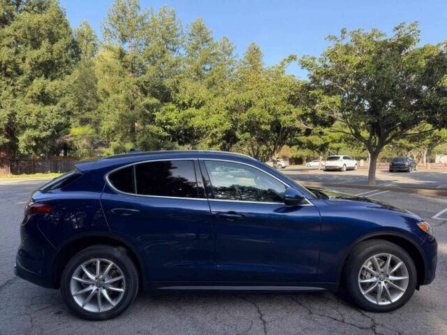 Синий Альфа stelvio, объемом двигателя 2 л и пробегом 41 тыс. км за 5600 $, фото 7 на Automoto.ua