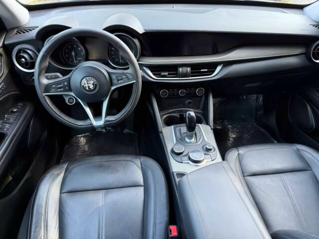 Синий Альфа stelvio, объемом двигателя 2 л и пробегом 41 тыс. км за 5600 $, фото 10 на Automoto.ua