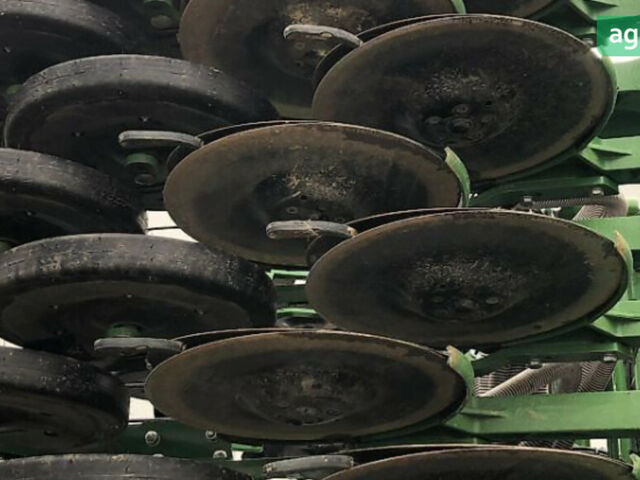 Амазони Циррус, объемом двигателя 0 л и пробегом 0 тыс. км за 137858 $, фото 4 на Automoto.ua