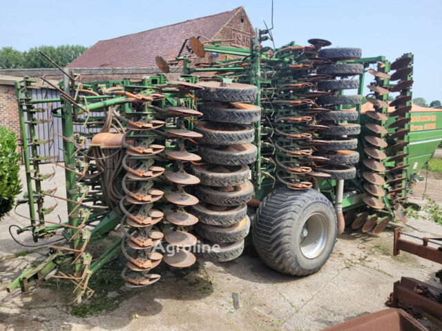 Амазони Другая 2002 в Звенигородка на Automoto.ua Амазони Другая, объемом двигателя 0 л и пробегом 0 тыс. км за 41521 $, фото 6 на Automoto.ua