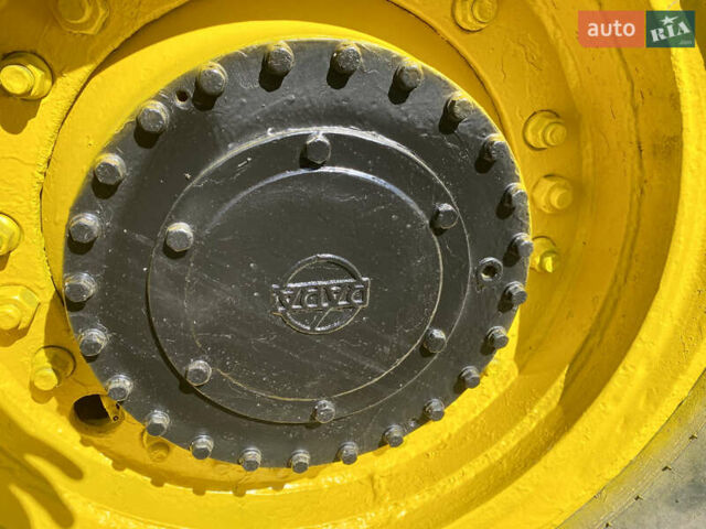 Желтый Амкодор ТО-18, объемом двигателя 10 л и пробегом 2 тыс. км за 9200 $, фото 11 на Automoto.ua