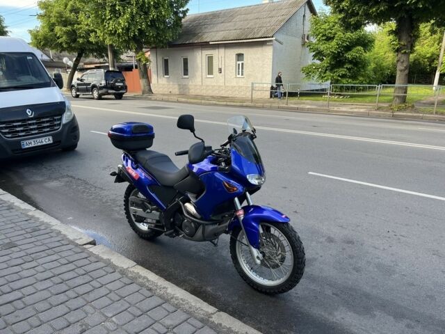 Априлия 5312, объемом двигателя 0.65 л и пробегом 0 тыс. км за 3300 $, фото 2 на Automoto.ua