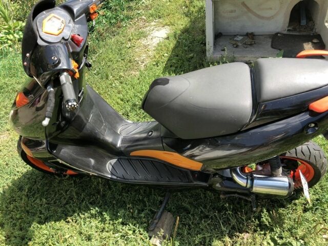 Априлия SR 50 R, объемом двигателя 0 л и пробегом 0 тыс. км за 1100 $, фото 8 на Automoto.ua