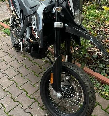 Красный Априлия СХ, объемом двигателя 0.12 л и пробегом 4 тыс. км за 3084 $, фото 5 на Automoto.ua