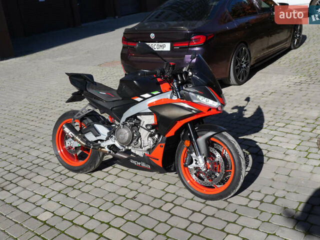 Черный Априлия Туоно, объемом двигателя 0.66 л и пробегом 7 тыс. км за 9850 $, фото 23 на Automoto.ua