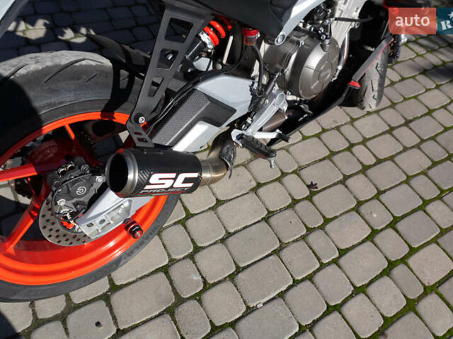 Черный Априлия Туоно, объемом двигателя 0.66 л и пробегом 7 тыс. км за 9850 $, фото 2 на Automoto.ua