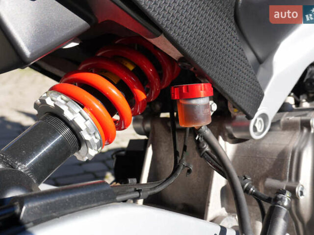 Черный Априлия Туоно, объемом двигателя 0.66 л и пробегом 7 тыс. км за 9850 $, фото 16 на Automoto.ua