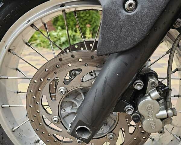 Чорний Априлія ETV 1000 Caponord, об'ємом двигуна 1 л та пробігом 40 тис. км за 6000 $, фото 11 на Automoto.ua