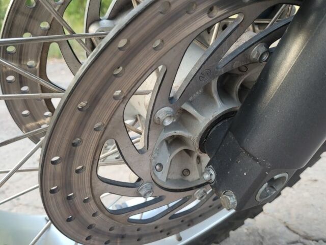 Априлия ETV 1000 Caponord, объемом двигателя 1 л и пробегом 0 тыс. км за 5200 $, фото 10 на Automoto.ua