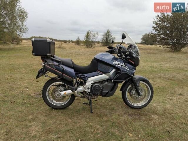 Априлия ETV 1000 Caponord 2001 в Сновск (Щорс) на Automoto.ua Синий Априлия ETV 1000 Caponord, объемом двигателя 1 л и пробегом 98 тыс. км за 4800 $, фото 4 на Automoto.ua