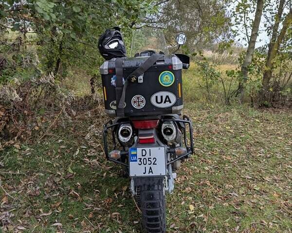 Априлия ETV 1000 Caponord 2001 в Сновск (Щорс) на Automoto.ua Синий Априлия ETV 1000 Caponord, объемом двигателя 1 л и пробегом 98 тыс. км за 4800 $, фото 7 на Automoto.ua