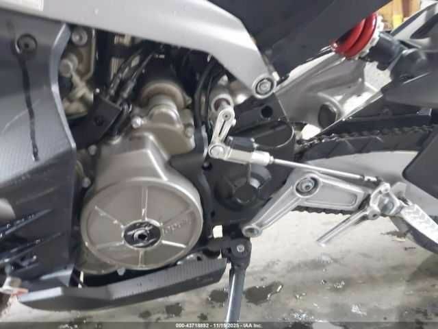 Априлія RS 660, об'ємом двигуна 0.66 л та пробігом 0 тис. км за 2500 $, фото 8 на Automoto.ua