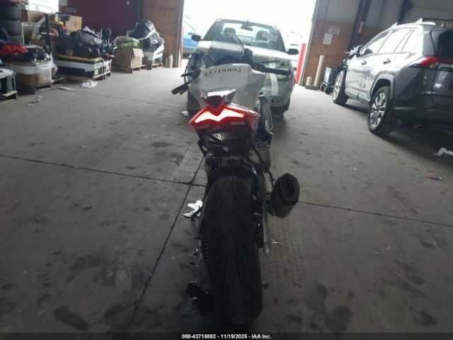 Априлія RS 660, об'ємом двигуна 0.66 л та пробігом 0 тис. км за 2500 $, фото 5 на Automoto.ua