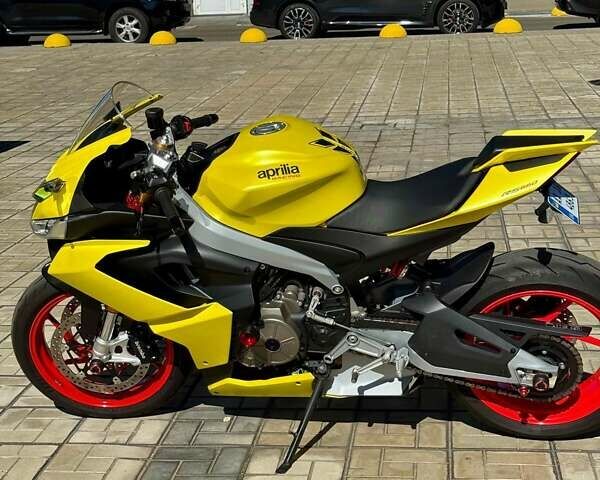 Жовтий Априлія RS 660, об'ємом двигуна 0.66 л та пробігом 5 тис. км за 13150 $, фото 11 на Automoto.ua