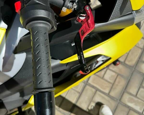 Жовтий Априлія RS 660, об'ємом двигуна 0.66 л та пробігом 5 тис. км за 13150 $, фото 7 на Automoto.ua