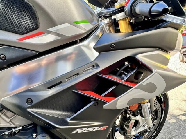 Априлия RSV4, объемом двигателя 1.1 л и пробегом 0 тыс. км за 23499 $, фото 20 на Automoto.ua