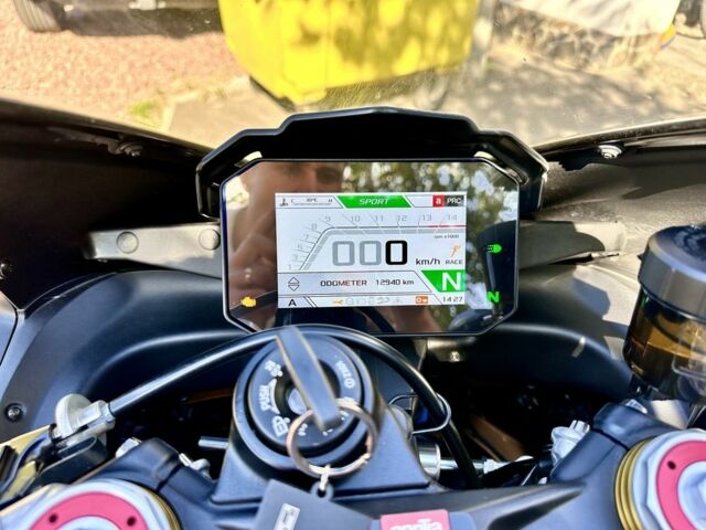 Априлия RSV4, объемом двигателя 1.1 л и пробегом 0 тыс. км за 23499 $, фото 8 на Automoto.ua