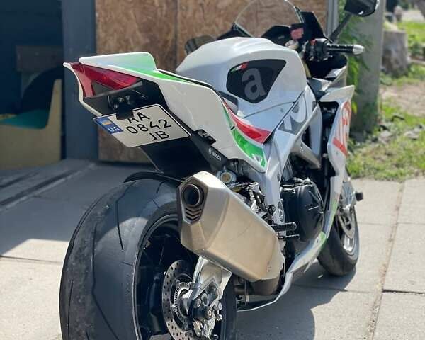 Априлія RSV4, об'ємом двигуна 1 л та пробігом 29 тис. км за 17000 $, фото 5 на Automoto.ua