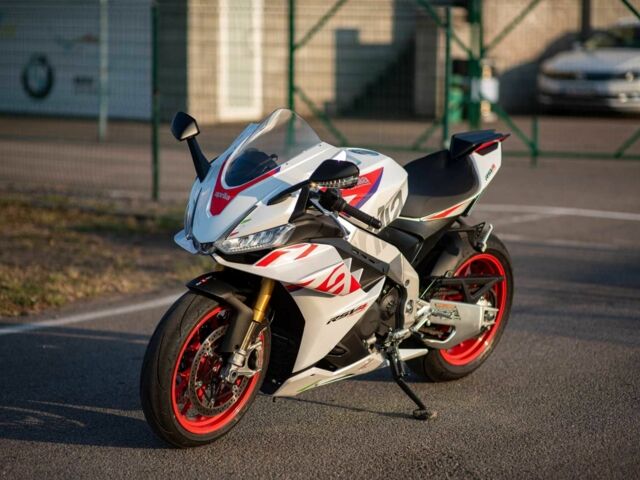 Априлия RSV4, объемом двигателя 1.1 л и пробегом 0 тыс. км за 25000 $, фото 13 на Automoto.ua