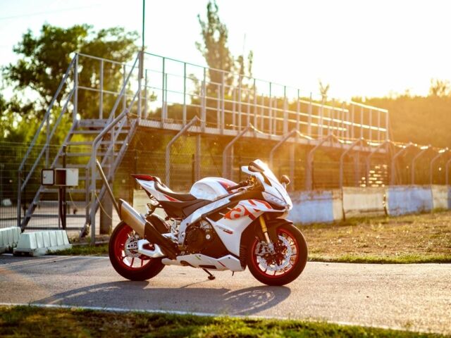 Априлия RSV4, объемом двигателя 1.1 л и пробегом 0 тыс. км за 25000 $, фото 3 на Automoto.ua