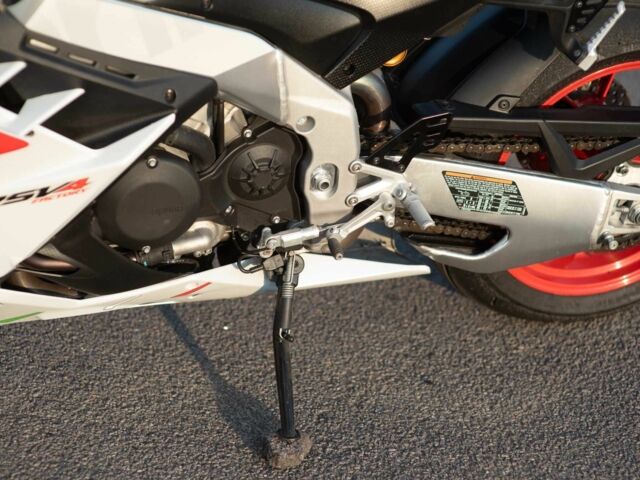 Априлия RSV4, объемом двигателя 1.1 л и пробегом 0 тыс. км за 25000 $, фото 10 на Automoto.ua