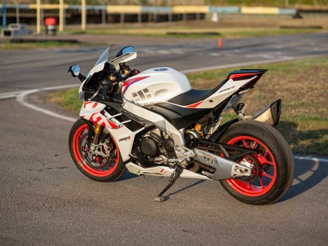 Априлия RSV4, объемом двигателя 1.1 л и пробегом 0 тыс. км за 25000 $, фото 12 на Automoto.ua