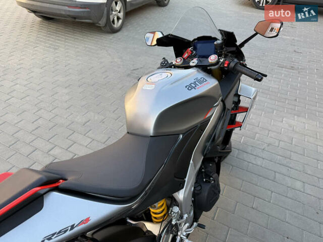 Серый Априлия RSV4, объемом двигателя 1 л и пробегом 3 тыс. км за 17900 $, фото 3 на Automoto.ua