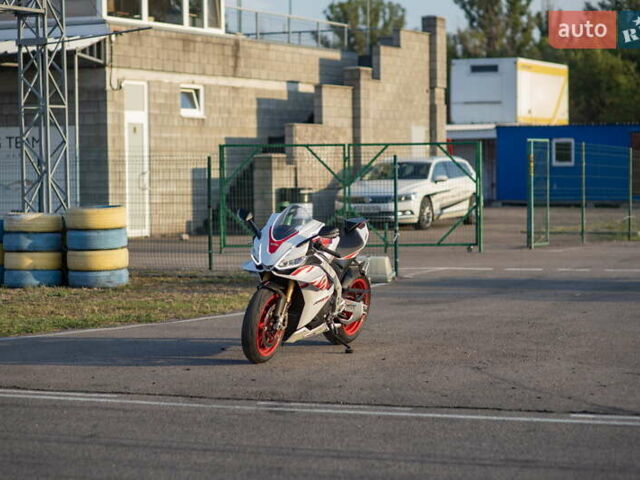 Серый Априлия RSV4, объемом двигателя 1.1 л и пробегом 17 тыс. км за 25000 $, фото 18 на Automoto.ua
