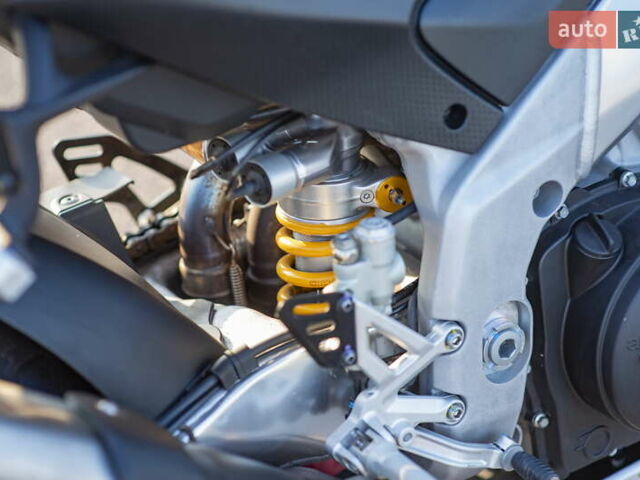Серый Априлия RSV4, объемом двигателя 1.1 л и пробегом 17 тыс. км за 25000 $, фото 13 на Automoto.ua