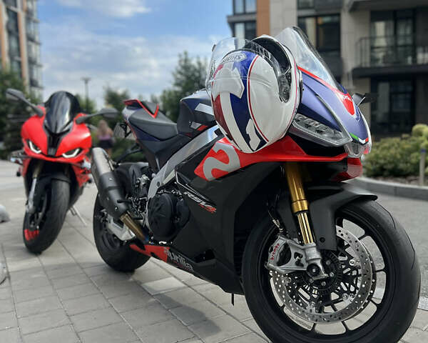 Синій Априлія RSV4, об'ємом двигуна 0 л та пробігом 4 тис. км за 33000 $, фото 4 на Automoto.ua