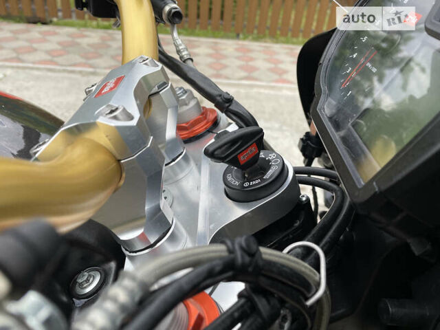 Априлія Tuono 1000 R, об'ємом двигуна 1 л та пробігом 15 тис. км за 5950 $, фото 30 на Automoto.ua