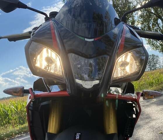 Серый Априлия Tuono V4 1100, объемом двигателя 0 л и пробегом 10 тыс. км за 18100 $, фото 4 на Automoto.ua