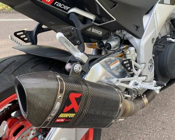 Серый Априлия Tuono V4 1100, объемом двигателя 0 л и пробегом 10 тыс. км за 18100 $, фото 6 на Automoto.ua