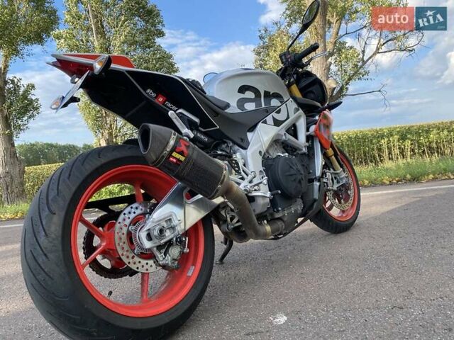 Серый Априлия Tuono V4 1100, объемом двигателя 0 л и пробегом 10 тыс. км за 18100 $, фото 2 на Automoto.ua