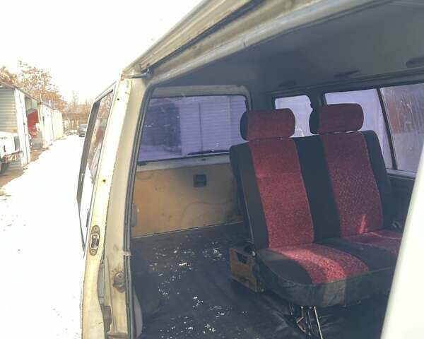 Белый Азия Топик, объемом двигателя 2.7 л и пробегом 500 тыс. км за 2600 $, фото 7 на Automoto.ua