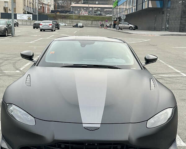 Черный Астон Мартин Вантаж, объемом двигателя 4 л и пробегом 32 тыс. км за 140000 $, фото 2 на Automoto.ua