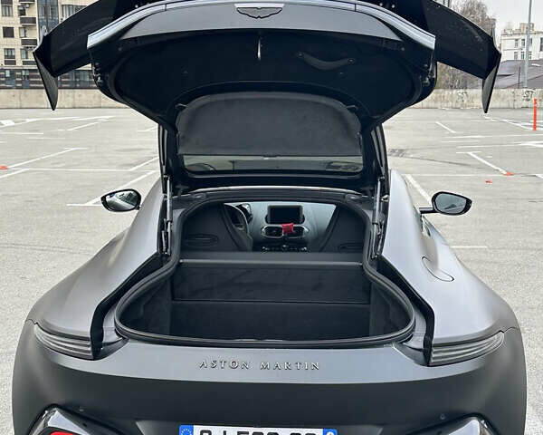 Черный Астон Мартин Вантаж, объемом двигателя 4 л и пробегом 32 тыс. км за 140000 $, фото 3 на Automoto.ua