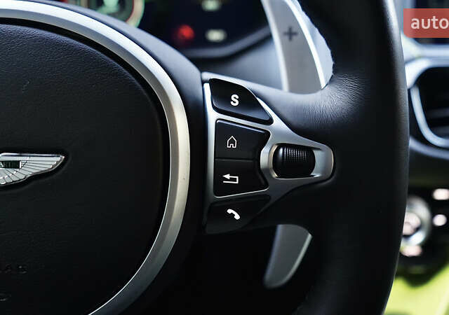 Жовтий Астон Мартін Вантаж, об'ємом двигуна 4 л та пробігом 4 тис. км за 140000 $, фото 41 на Automoto.ua