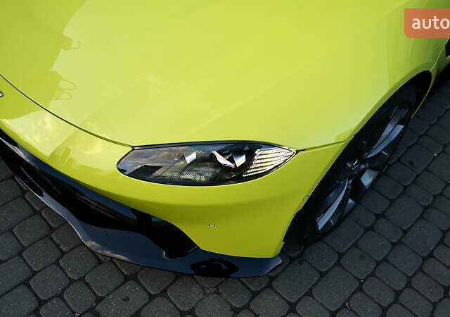 Жовтий Астон Мартін Вантаж, об'ємом двигуна 4 л та пробігом 4 тис. км за 140000 $, фото 13 на Automoto.ua