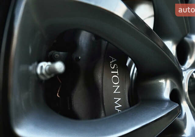 Жовтий Астон Мартін Вантаж, об'ємом двигуна 4 л та пробігом 4 тис. км за 140000 $, фото 31 на Automoto.ua