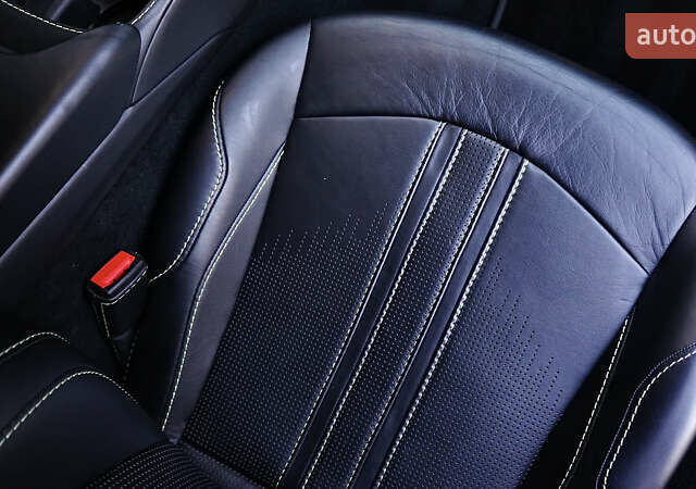 Жовтий Астон Мартін Вантаж, об'ємом двигуна 4 л та пробігом 4 тис. км за 140000 $, фото 53 на Automoto.ua