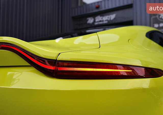 Жовтий Астон Мартін Вантаж, об'ємом двигуна 4 л та пробігом 4 тис. км за 140000 $, фото 25 на Automoto.ua