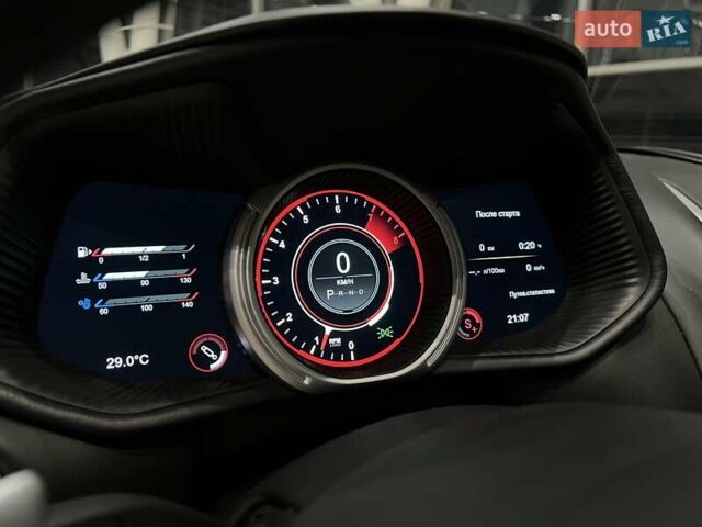 Черный Астон Мартин DB11, объемом двигателя 4 л и пробегом 43 тыс. км за 117000 $, фото 28 на Automoto.ua