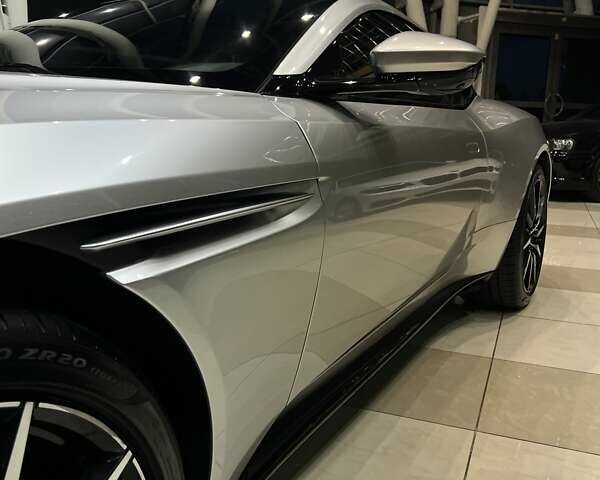 Черный Астон Мартин DB11, объемом двигателя 4 л и пробегом 43 тыс. км за 117000 $, фото 4 на Automoto.ua