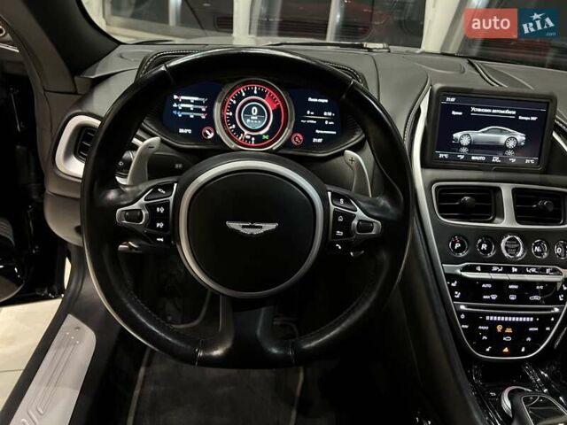 Черный Астон Мартин DB11, объемом двигателя 4 л и пробегом 43 тыс. км за 117000 $, фото 22 на Automoto.ua