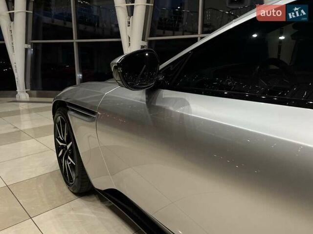 Черный Астон Мартин DB11, объемом двигателя 4 л и пробегом 43 тыс. км за 117000 $, фото 6 на Automoto.ua
