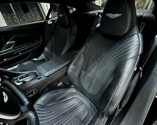 Черный Астон Мартин DB11, объемом двигателя 4 л и пробегом 43 тыс. км за 117000 $, фото 16 на Automoto.ua