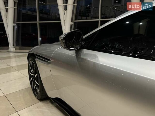 Черный Астон Мартин DB11, объемом двигателя 4 л и пробегом 43 тыс. км за 117000 $, фото 5 на Automoto.ua